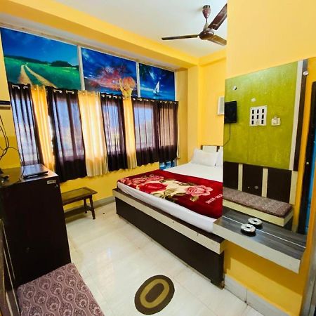 Staymaker Hotel Prerana Тарапит Екстериор снимка