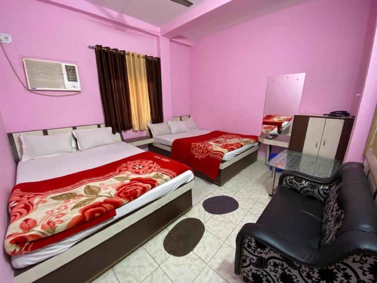 Staymaker Hotel Prerana Тарапит Екстериор снимка