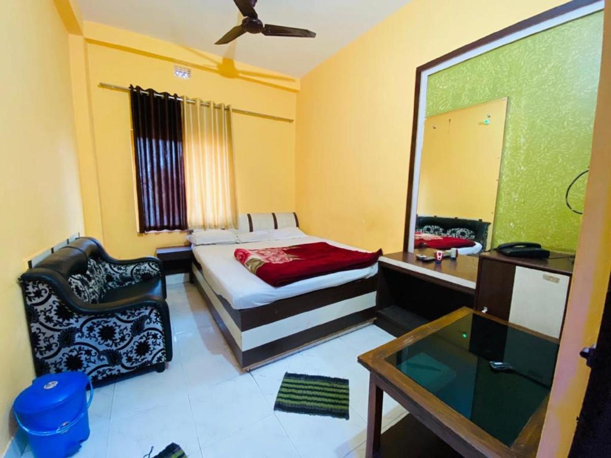 Staymaker Hotel Prerana Тарапит Екстериор снимка