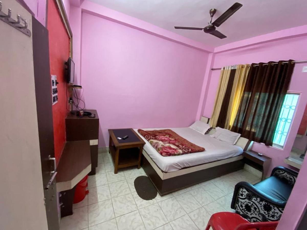 Staymaker Hotel Prerana Тарапит Екстериор снимка