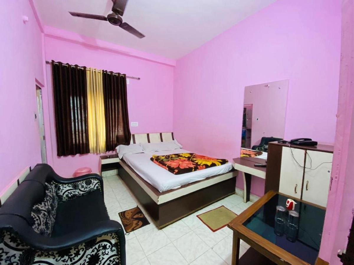 Staymaker Hotel Prerana Тарапит Екстериор снимка