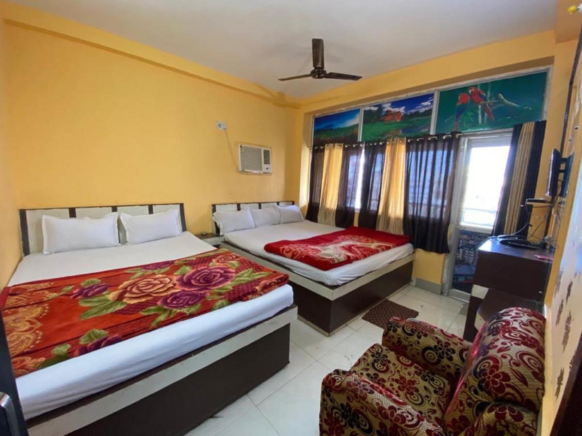 Staymaker Hotel Prerana Тарапит Екстериор снимка