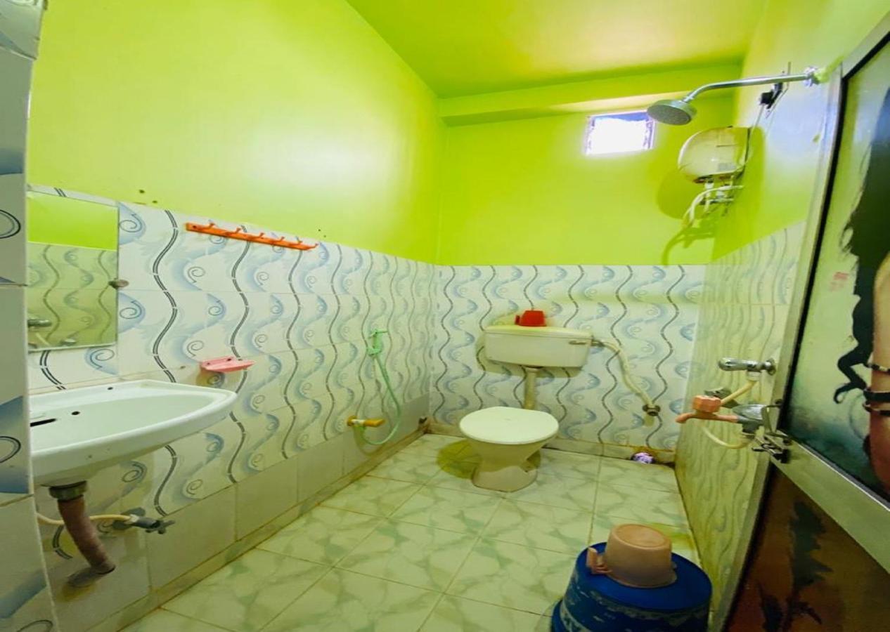 Staymaker Hotel Prerana Тарапит Екстериор снимка