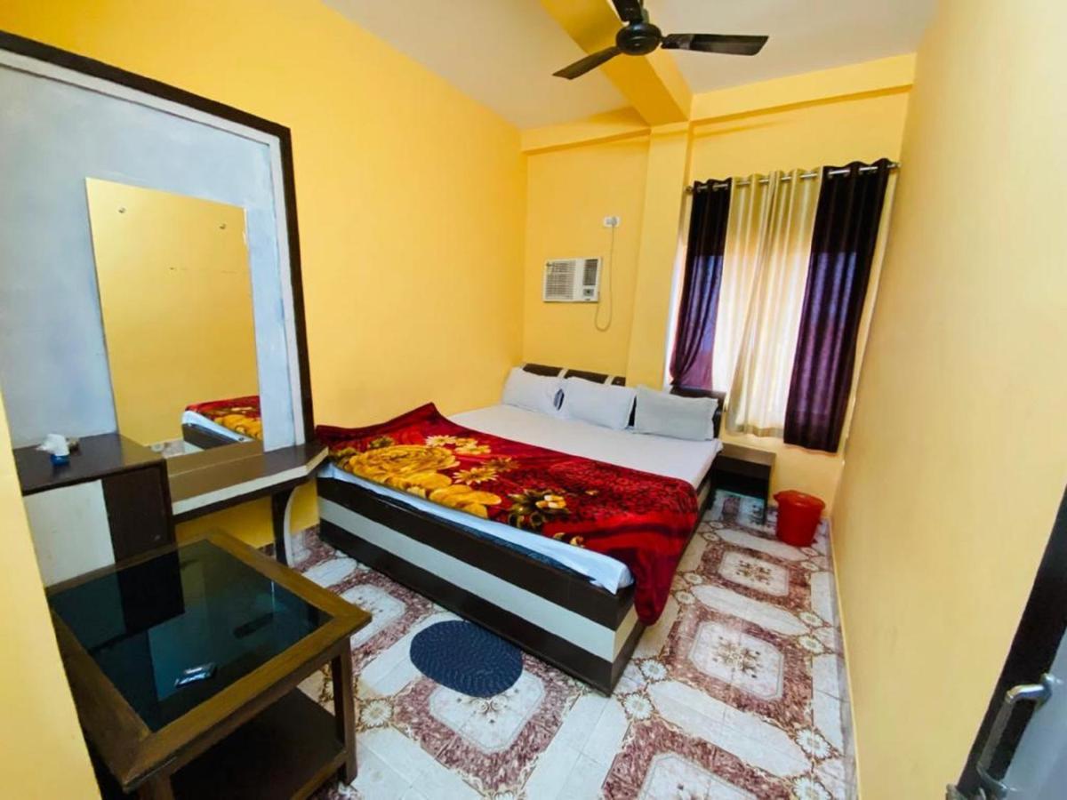 Staymaker Hotel Prerana Тарапит Екстериор снимка